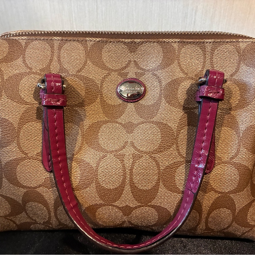 2-1 Satchel Tan and Burgundy Shoulder Bag with Crossbody Strap